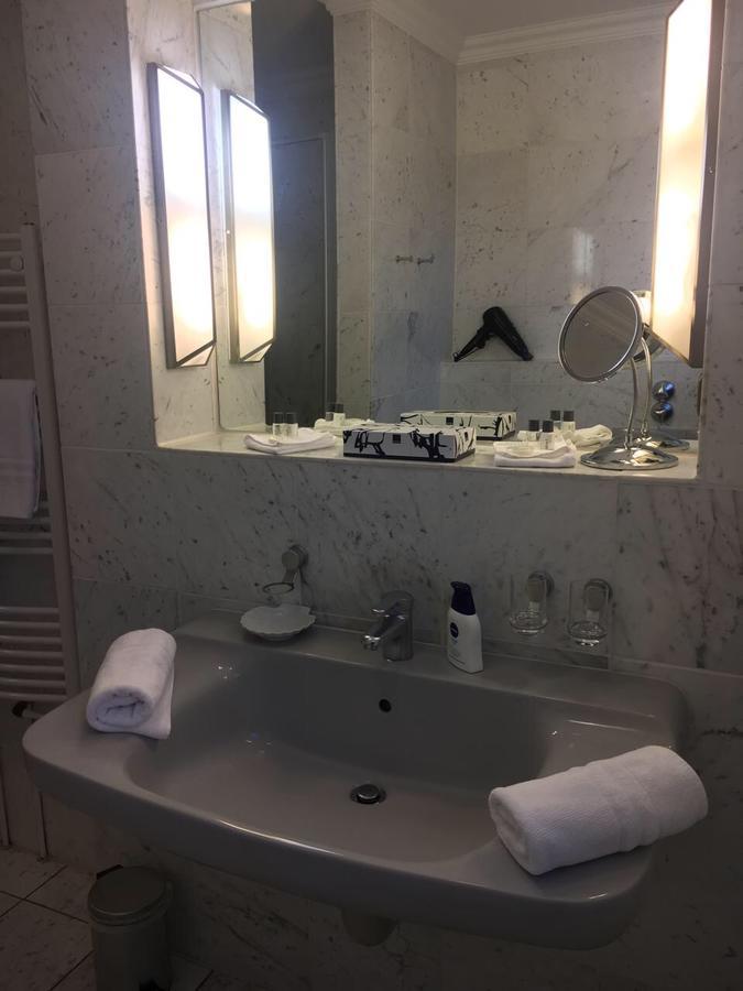 Doppelzimmer mit Balkon